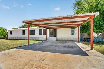 125 Enchanted Oaks Court, Hudson Oaks TX 76087 - Photo 3