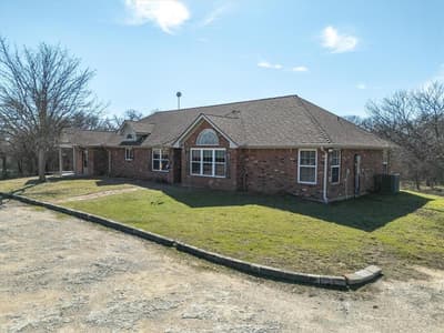 768 Longbranch Drive, Decatur TX 76234 - Photo 2