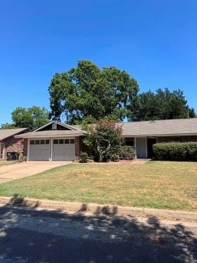 2703 Capistrano Court S, Arlington TX 76015 - Photo 2
