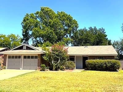 2703 Capistrano Court S, Arlington TX 76015