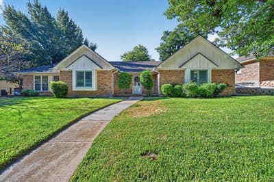 4208 Trowbridge Drive, Arlington TX 76013 - Photo 2