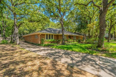 1803 Oak Grove Drive, Arlington TX 76013 - Photo 2