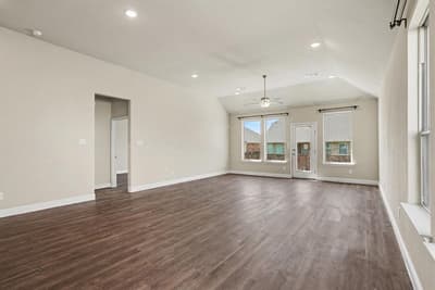 2806 Grand Lookout Lane, Arlington TX 76001 - Photo 3