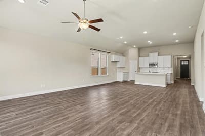 2806 Grand Lookout Lane, Arlington TX 76001 - Photo 5