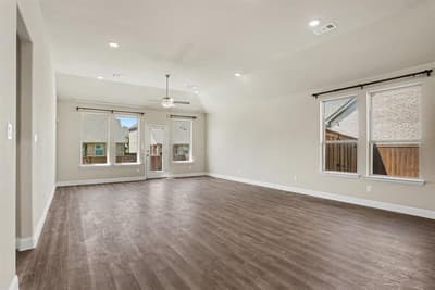 2806 Grand Lookout Lane, Arlington TX 76001 - Photo 4
