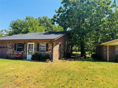 1210 S Clements Street, Gainesville TX 76240 - Photo 4