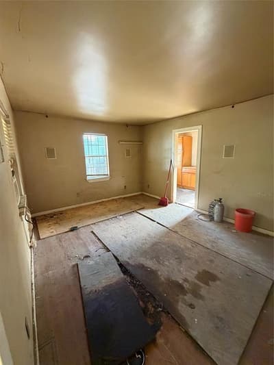 715 Scott Drive, Arlington TX 76012 - Photo 2