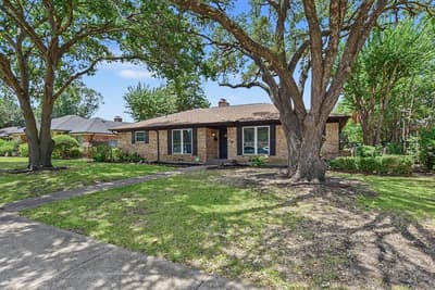 4915 Hovenkamp Drive, Dallas TX 75227 - Photo 2