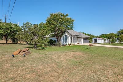 732 Charyl Lynn Drive, Argyle TX 76226 - Photo 2