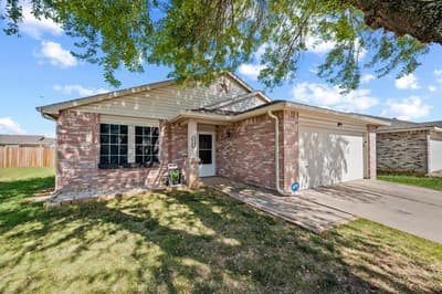 8721 Hunters Point Way, Fort Worth TX 76123 - Photo 3