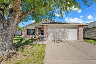8721 Hunters Point Way, Fort Worth TX 76123