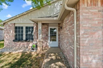 8721 Hunters Point Way, Fort Worth TX 76123 - Photo 4
