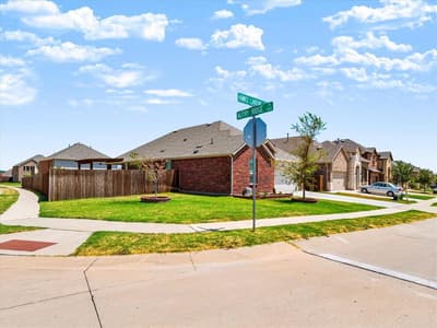 11203 Hawks Landing Drive, Aubrey TX 76227 - Photo 4