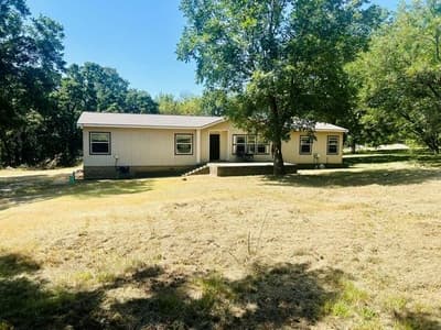 1210 E Texas Street, Denison TX 75021 - Photo 2