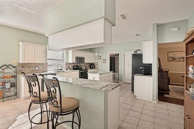 2320 Kingsley Drive, Grand Prairie TX 75050 - Photo 5
