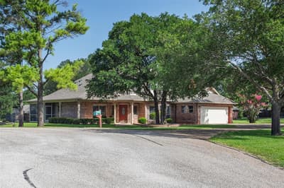 6402 Parlange Court, Granbury TX 76049 - Photo 2