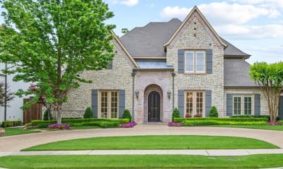 6828 Chevy Chase Avenue, Dallas TX 75225