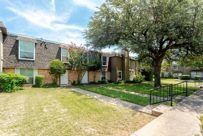 13340 Kit Lane # B09, Dallas TX 75240 - Photo 3