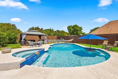 923 Wellington Drive, Duncanville TX 75137 - Photo 2