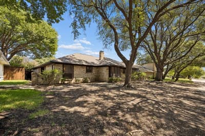 6017 Timber Creek Lane, Dallas TX 75248 - Photo 2