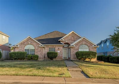 1532 Mill Creek Drive, DeSoto TX 75115