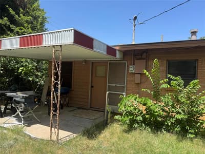 2204 Cloverdale Street, Arlington TX 76010 - Photo 2