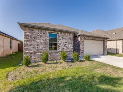 620 Bronze Forest Drive, Fort Worth TX 76131 - Photo 2