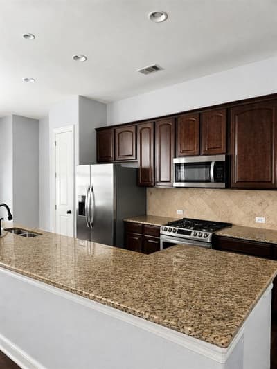 627 Senda # 58, Irving TX 75039 - Photo 2
