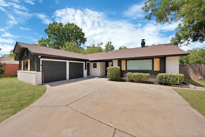 2505 Hollywood Drive, Arlington TX 76013 - Photo 2