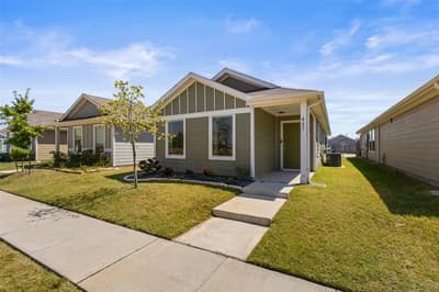 461 Whistlestop Way, Ferris TX 75125 - Photo 2