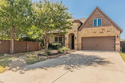 401 Middleton Drive, Roanoke TX 76262 - Photo 2