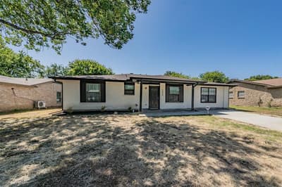 1546 Oakbrook Street, Lancaster TX 75134 - Photo 2