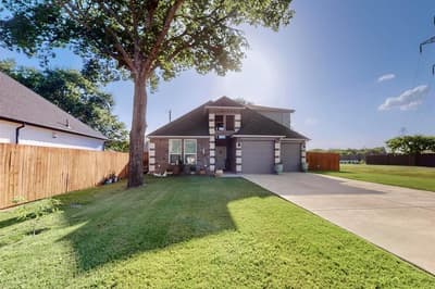 1901 Avenue E, Grand Prairie TX 75051