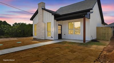 1206 Thicket Court, Granbury TX 76048 - Photo 2
