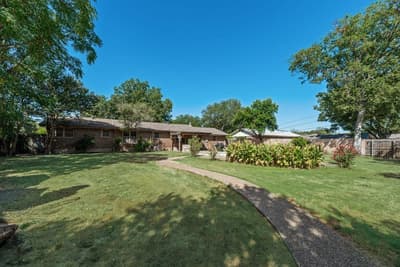 919 Surry Place Drive, Cleburne TX 76033 - Photo 4