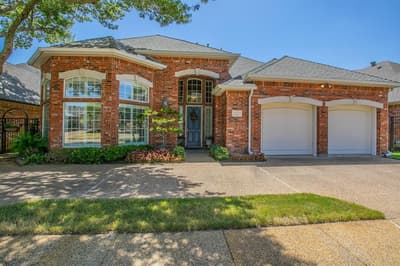 757 Village Green Drive, DeSoto TX 75115 - Photo 2