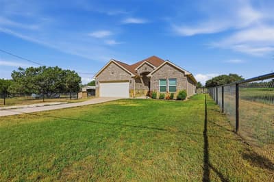 328 Ridge Drive N, Cleburne TX 76033 - Photo 2