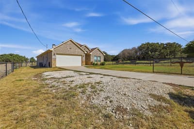 328 Ridge Drive N, Cleburne TX 76033 - Photo 3