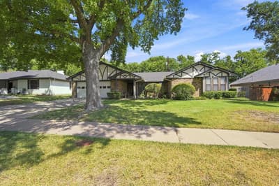 2310 Louise Lane, Ennis TX 75119 - Photo 5