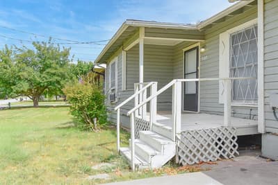 3103 Poplar Street, Greenville TX 75402 - Photo 2