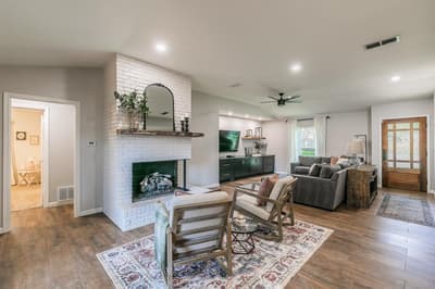 2109 Friar Tuck Drive, Arlington TX 76013 - Photo 3