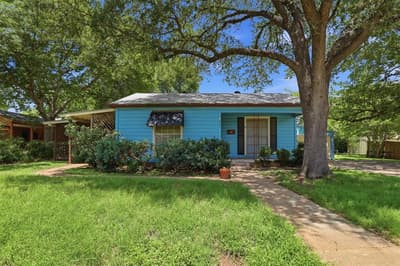 902 W Bridge Street, Granbury TX 76048 - Photo 4