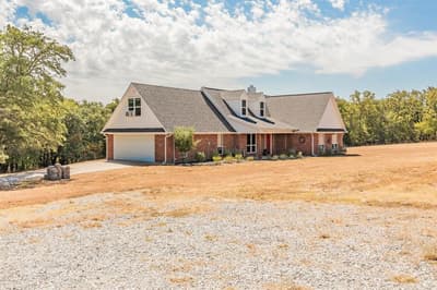 144 Love Trail Court, Paradise TX 76073 - Photo 2