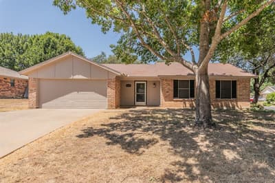1517 Raintree Lane, Cleburne TX 76033