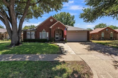 2741 White Oak Drive, Grand Prairie TX 75052 - Photo 2