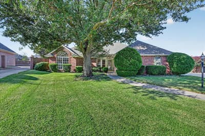 729 Bent Tree Court, Hurst TX 76054 - Photo 2