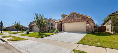 213 Mossy Cliff Lane, Fort Worth TX 76052 - Photo 3