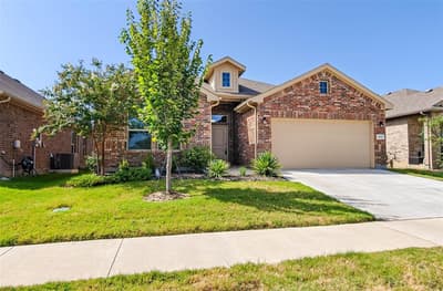 213 Mossy Cliff Lane, Fort Worth TX 76052