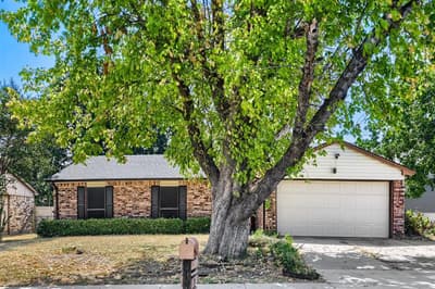 704 Fort Worth Street, Mansfield TX 76063