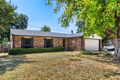704 Fort Worth Street, Mansfield TX 76063 - Photo 4